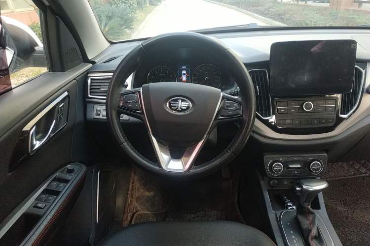 Used FAW Senya R7 2016 1.6L Automatic Smart Version Steering Wheel