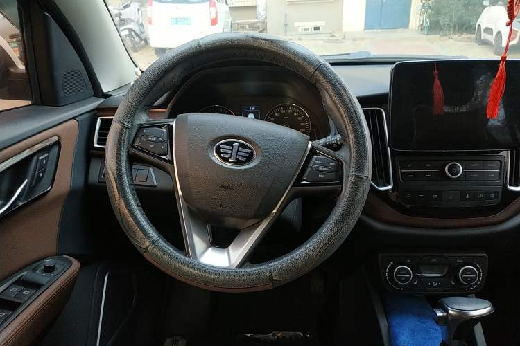 Used FAW Senya R7 2016 1.6L Automatic Prestige Model Steering Wheel