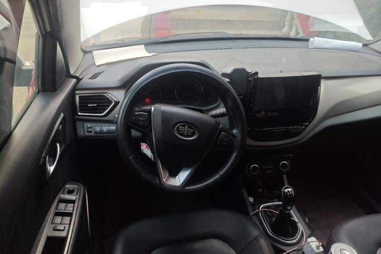 Used FAW Senya R7 2016 1.6L Manual Luxury Model Steering Wheel