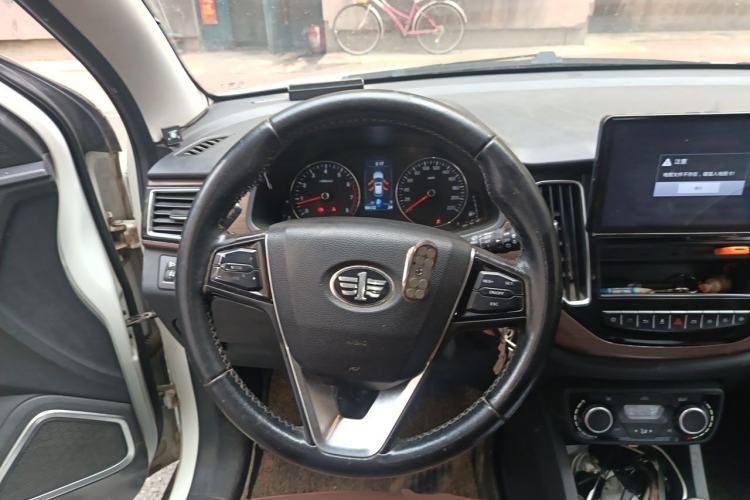 Used FAW Senya R7 2016 1.6L Manual Smart Version Steering Wheel