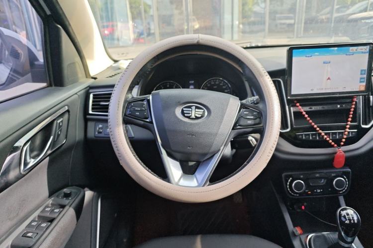 Used FAW Senya R7 2016 1.6L Manual Luxury Model Steering Wheel