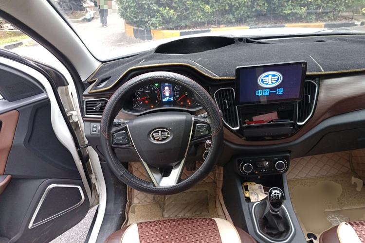 Used FAW Senya R7 2016 1.6L Manual Smart Version Steering Wheel