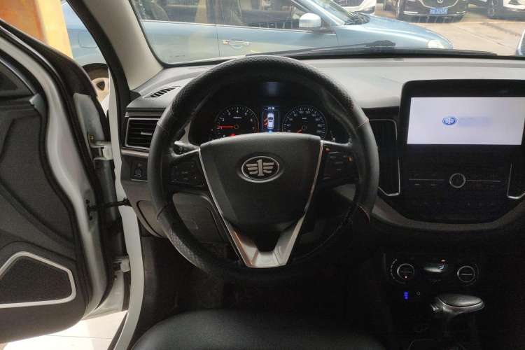 Used FAW Senya R7 2016 1.6L Automatic Smart Version Steering Wheel