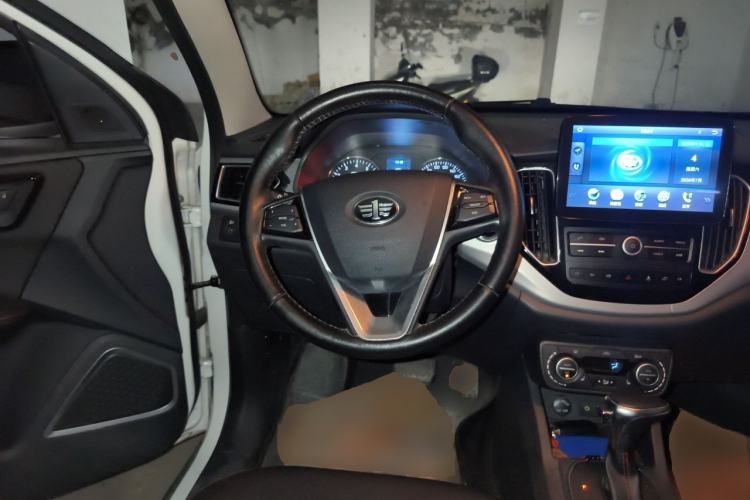 Used FAW Senya R7 2016 1.6L Automatic Prestige Model Steering Wheel