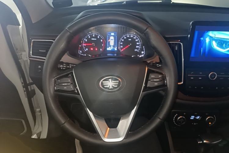 Used FAW Senya R7 2016 1.6L Automatic Smart Version Steering Wheel