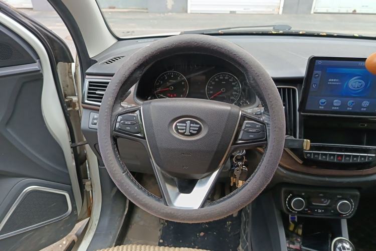 Used FAW Senya R7 2016 1.6L Manual Luxury Model Steering Wheel