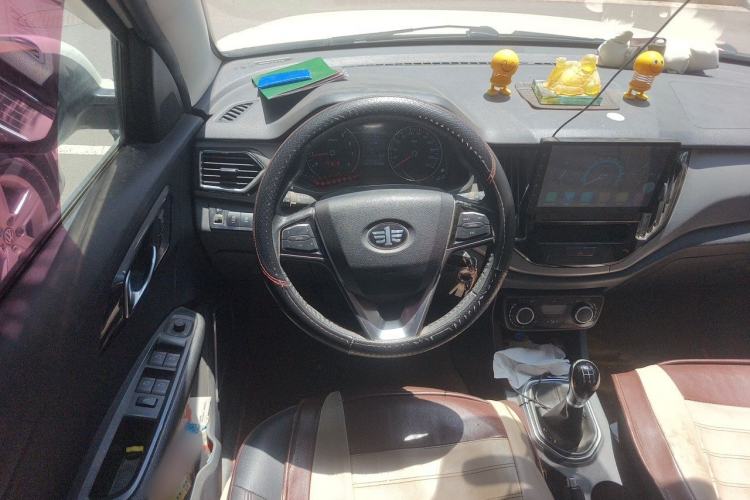 Used FAW Senya R7 2016 1.6L Manual Luxury Model Steering Wheel