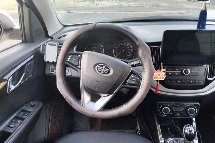 Used FAW Senya R7 2016 1.6L Manual Luxury Model Steering Wheel