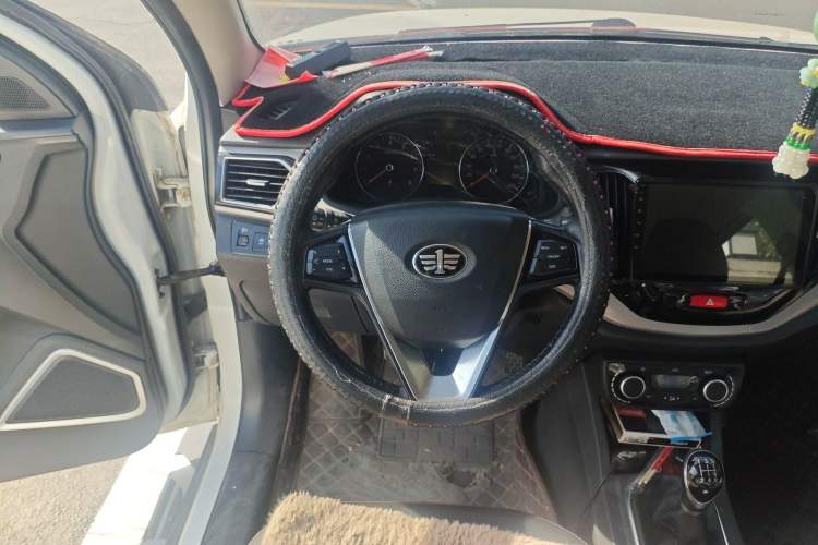 Used FAW Senya R7 2016 1.6L Manual Luxury Model Steering Wheel