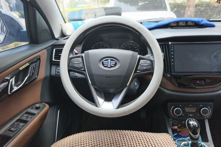 Used FAW Senya R7 2016 1.6L Manual Luxury Model Steering Wheel