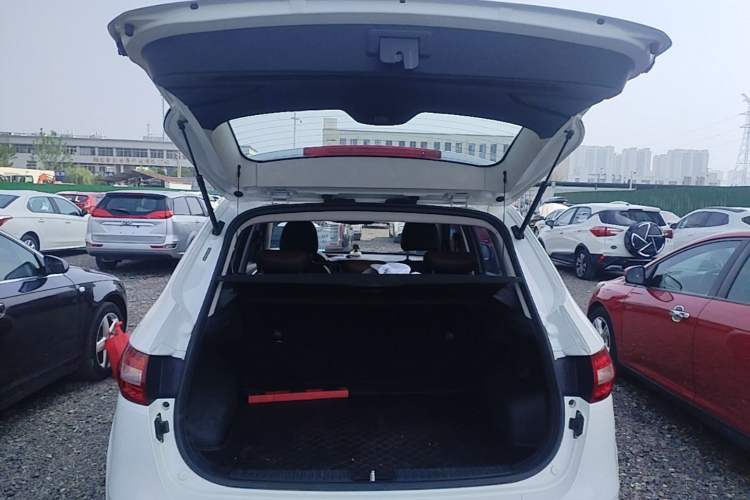 Used FAW Senya R7 2016 1.6L Manual Luxury Model Trunk