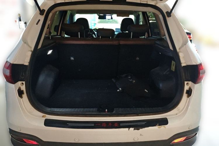 Used FAW Senya R7 2016 1.6L Manual Luxury Model Trunk
