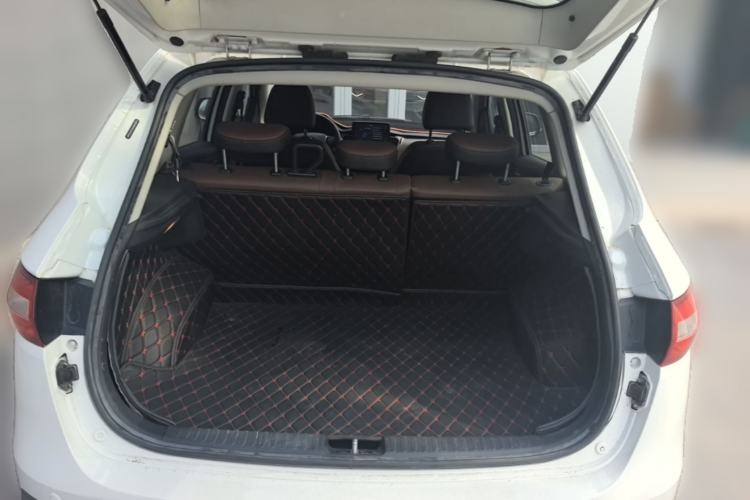 Used FAW Senya R7 2016 1.6L Automatic Smart Version Trunk