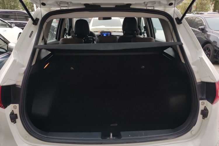 Used FAW Senya R7 2016 1.6L Automatic Prestige Model Trunk