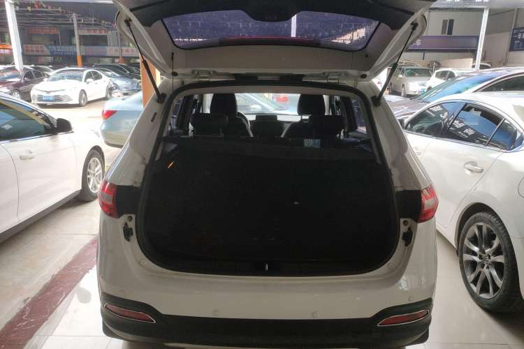Used FAW Senya R7 2016 1.6L Automatic Smart Version Trunk