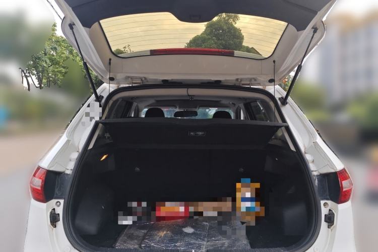 Used FAW Senya R7 2016 1.6L Manual Smart Version Trunk