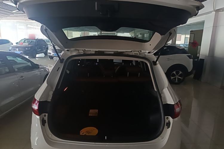 Used FAW Senya R7 2016 1.6L Automatic Smart Version Trunk