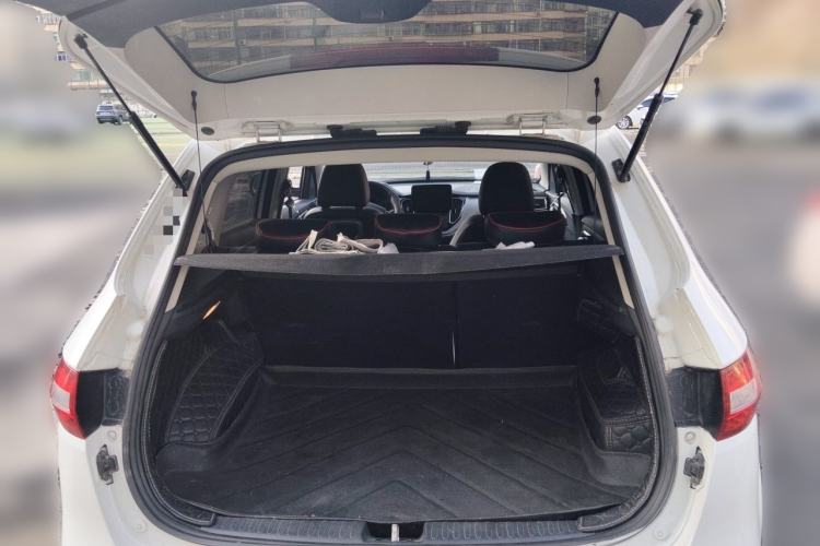 Used FAW Senya R7 2016 1.6L Manual Luxury Model Trunk