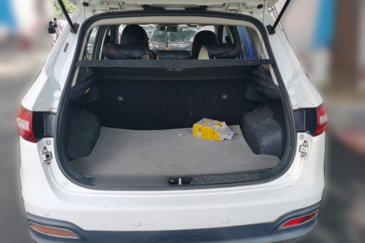 Used FAW Senya R7 2016 1.6L Manual Smart Version Trunk
