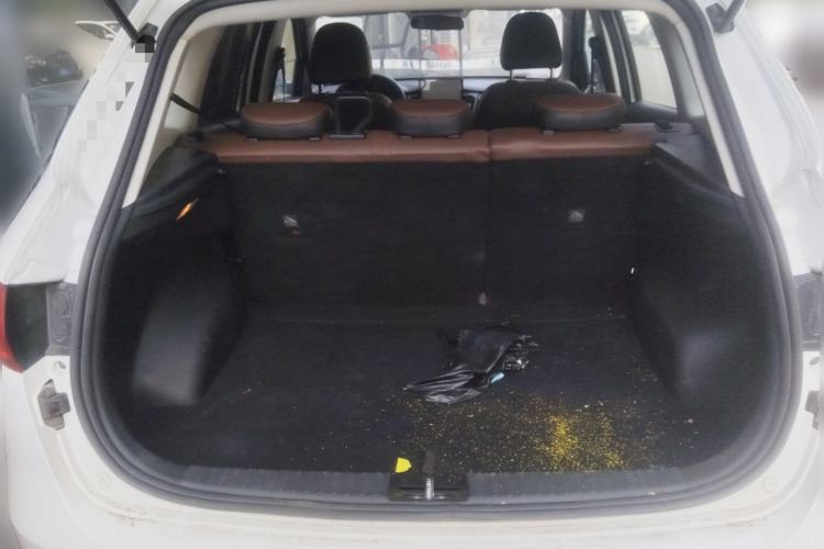 Used FAW Senya R7 2016 1.6L Manual Smart Version Trunk