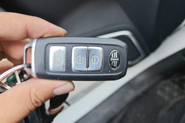 Used FAW Senya R7 2016 1.6L Manual Luxury Version Vehicle Key
