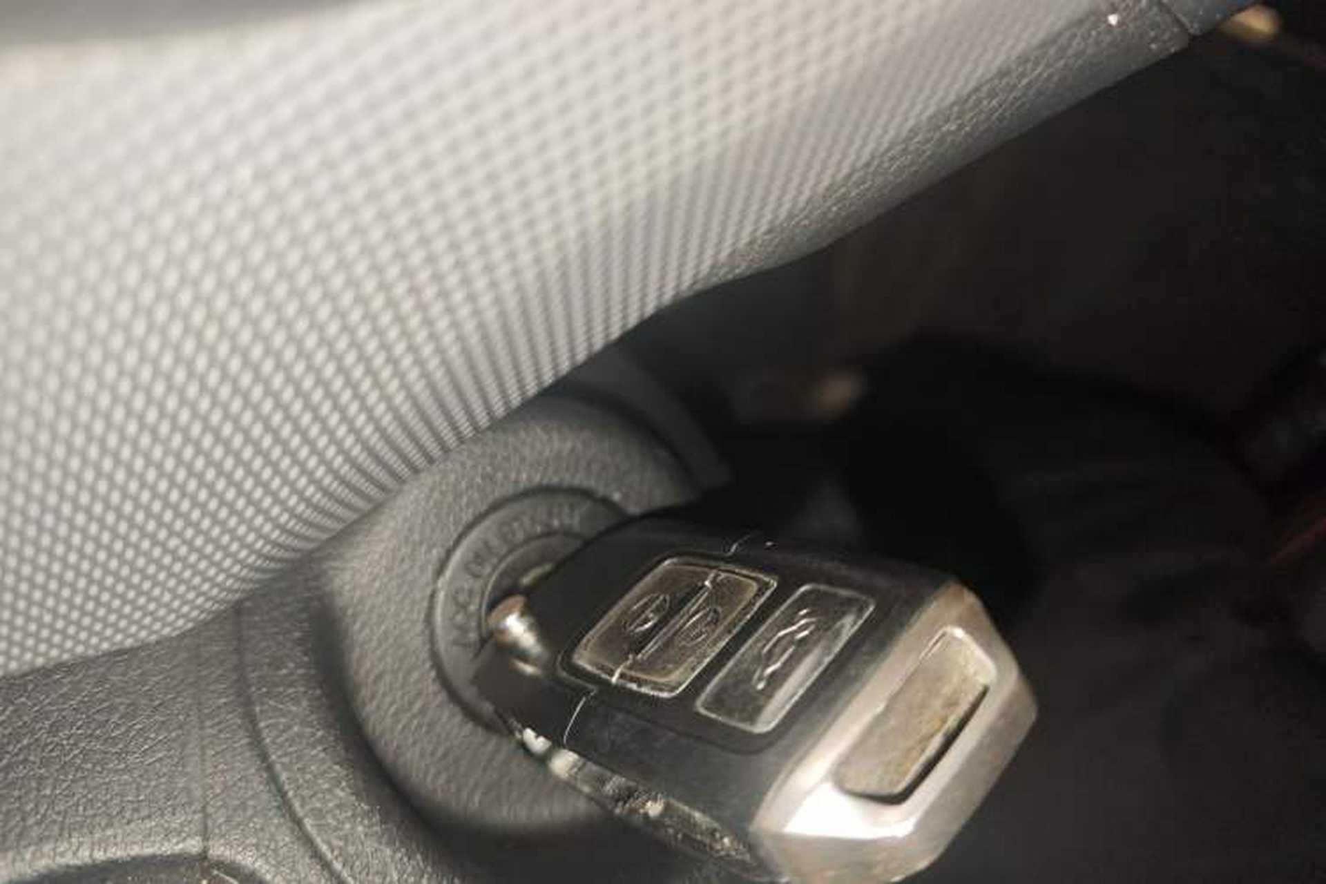 Used FAW Senya R7 2016 1.6L Manual Luxury Model Vehicle Key