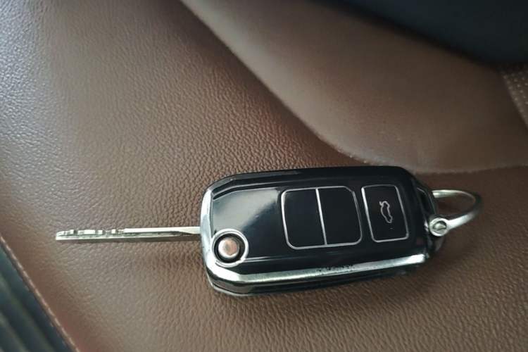 Used FAW Senya R7 2016 1.6L Manual Luxury Model Vehicle Key