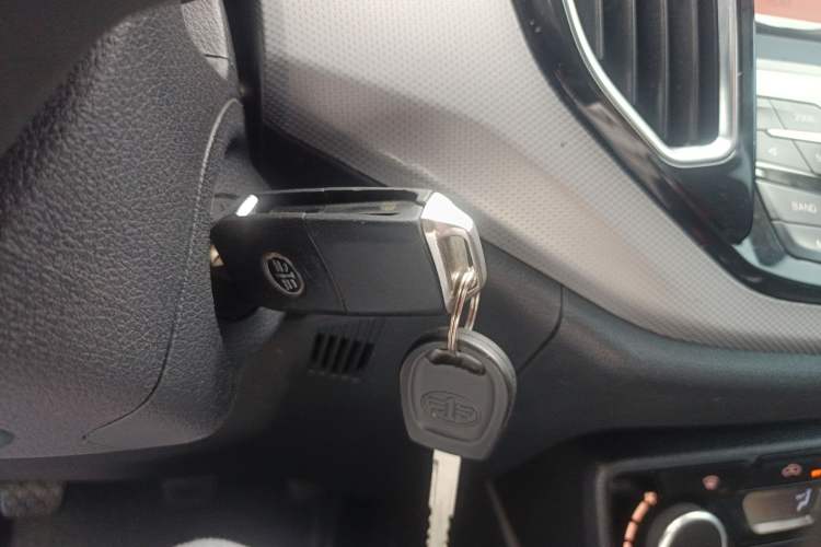 Used FAW Senya R7 2016 1.6L Manual Luxury Model Vehicle Key