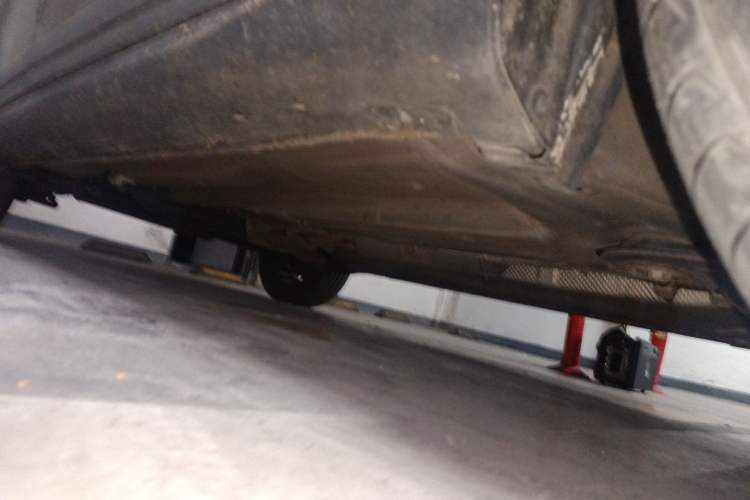 Used FAW Senya R7 2016 1.6L Manual Smart Version Chassis Front Right