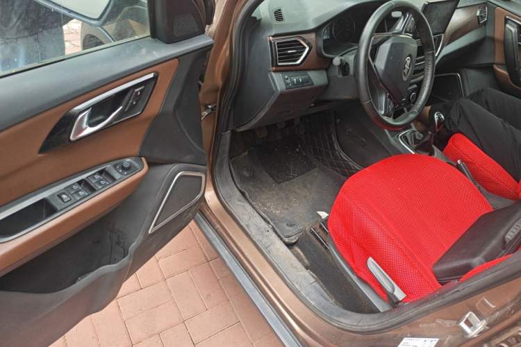 Used FAW Senya R7 2016 1.6L Manual Smart Version Driver Seat