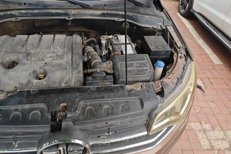 Used FAW Senya R7 2016 1.6L Manual Smart Version Engine Bay Left