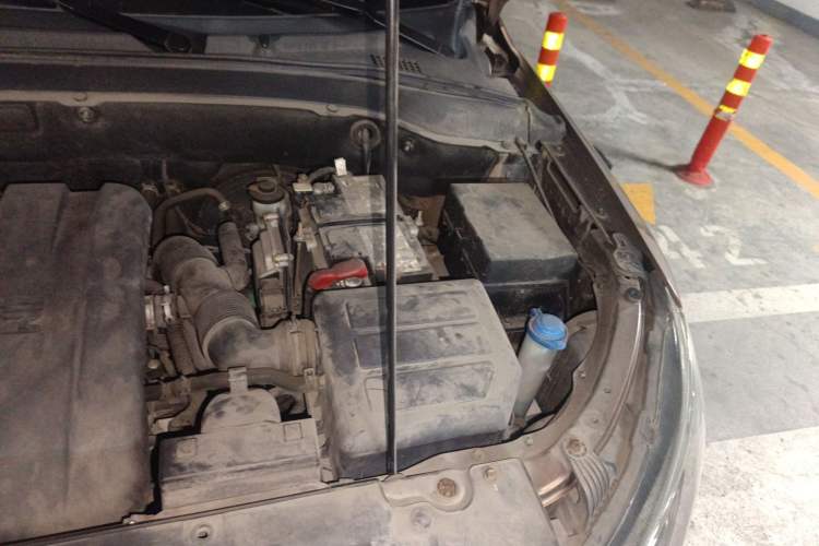 Used FAW Senya R7 2016 1.6L Manual Smart Version Engine Bay Left