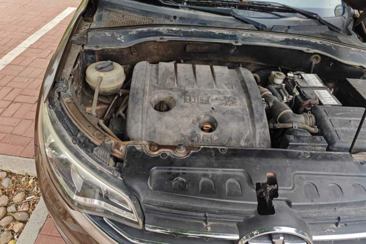 Used FAW Senya R7 2016 1.6L Manual Smart Version Engine Bay Right