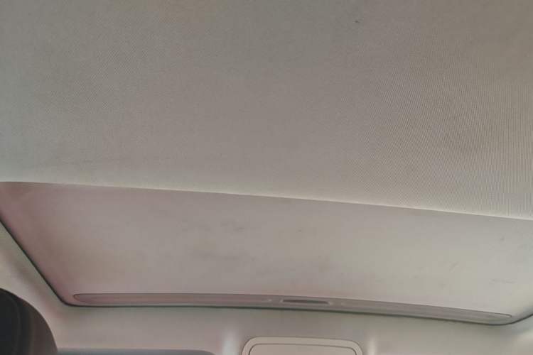 Used FAW Senya R7 2016 1.6L Manual Smart Version Headliner