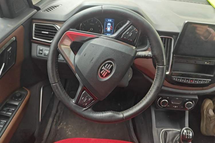 Used FAW Senya R7 2016 1.6L Manual Smart Version Steering Wheel