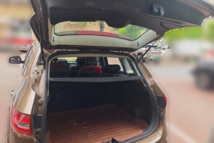 Used FAW Senya R7 2016 1.6L Manual Smart Version Trunk
