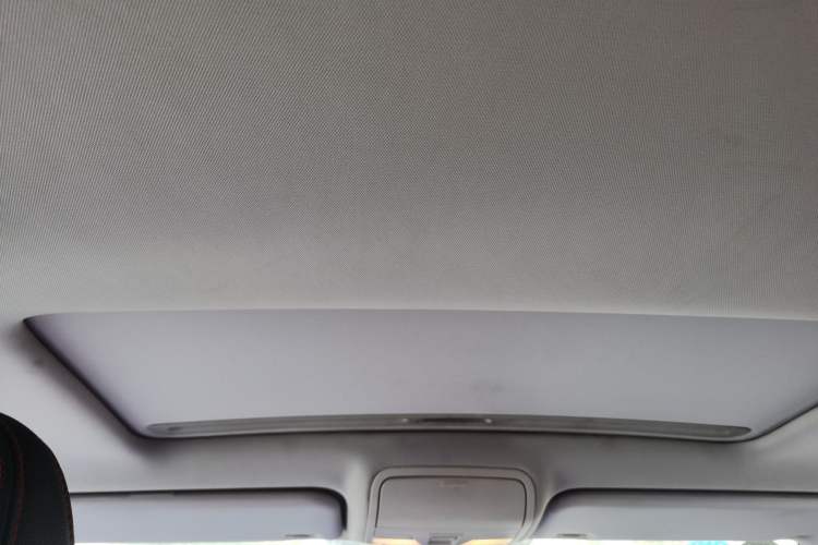 Used FAW Senya R7 2017 1.6L Automatic Luxury Model Headliner