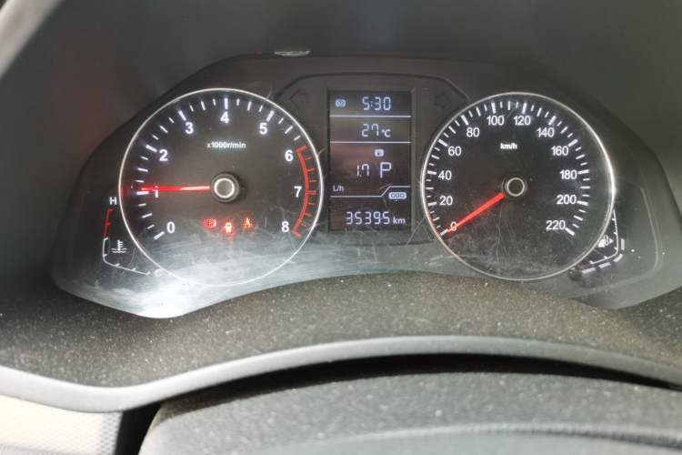 Used FAW Senya R7 2017 1.6L Automatic Luxury Model Odometer Close Up