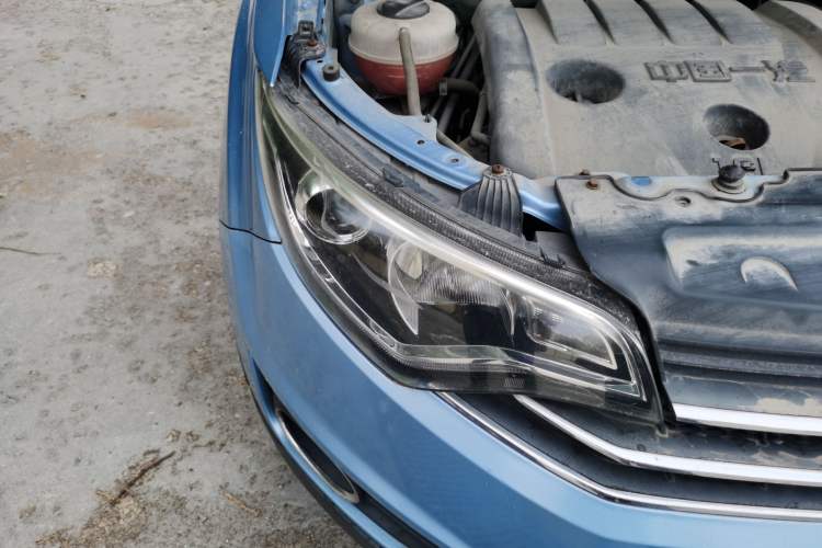 Used FAW Senya R7 2017 1.6L Automatic Luxury Model Right Front Headlight