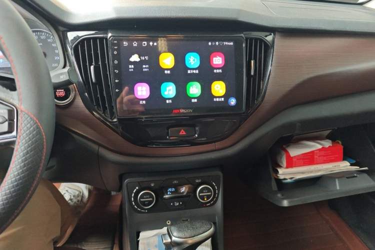 Used FAW Senya R7 2017 1.6L Automatic Smart Version Audio And AC Panel