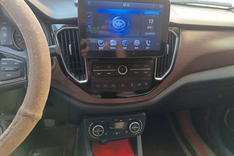 Used FAW Senya R7 2017 1.6L Manual Smart Model Audio And AC Panel