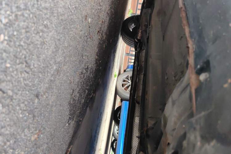 Used FAW Senya R7 2017 1.6L Manual Smart Model Chassis Front Right