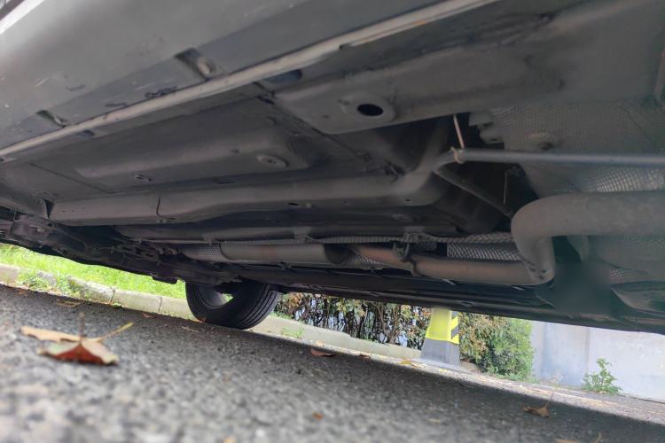 Used FAW Senya R7 2017 1.6L Automatic Prestige Model Chassis Rear Left