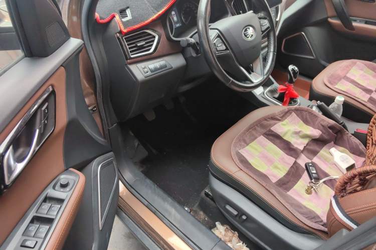 Used FAW Senya R7 2017 1.6L Manual Smart Model Driver Seat