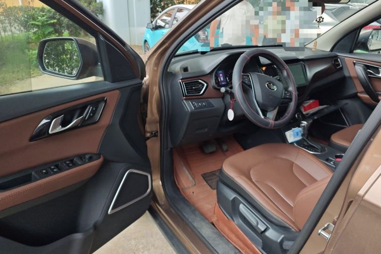 Used FAW Senya R7 2017 1.6L Automatic Smart Version Driver Seat