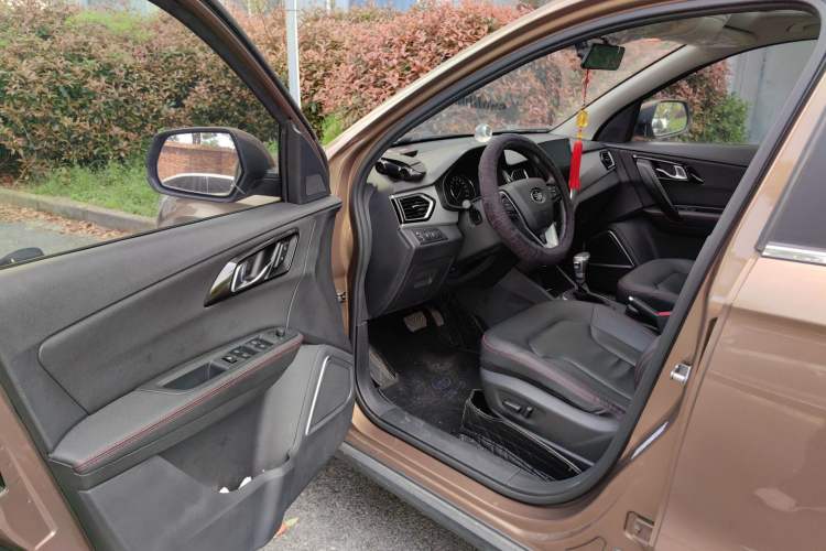 Used FAW Senya R7 2017 1.6L Automatic Prestige Model Driver Seat
