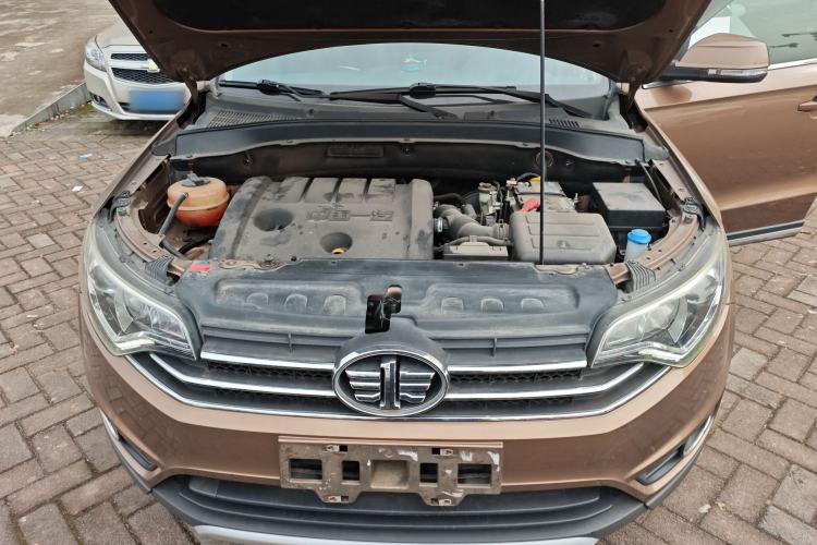 Used FAW Senya R7 2017 1.6L Automatic Smart Version Engine Bay