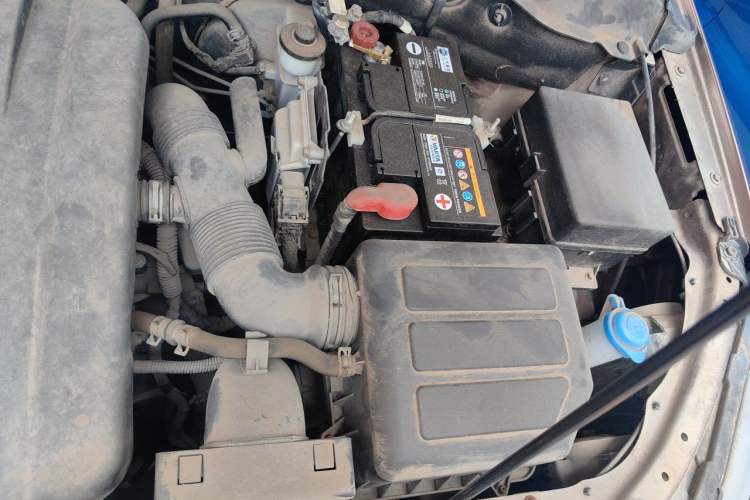 Used FAW Senya R7 2017 1.6L Manual Smart Model Engine Bay Left