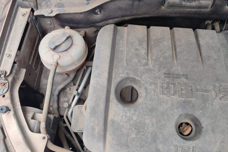 Used FAW Senya R7 2017 1.6L Manual Smart Model Engine Bay Right
