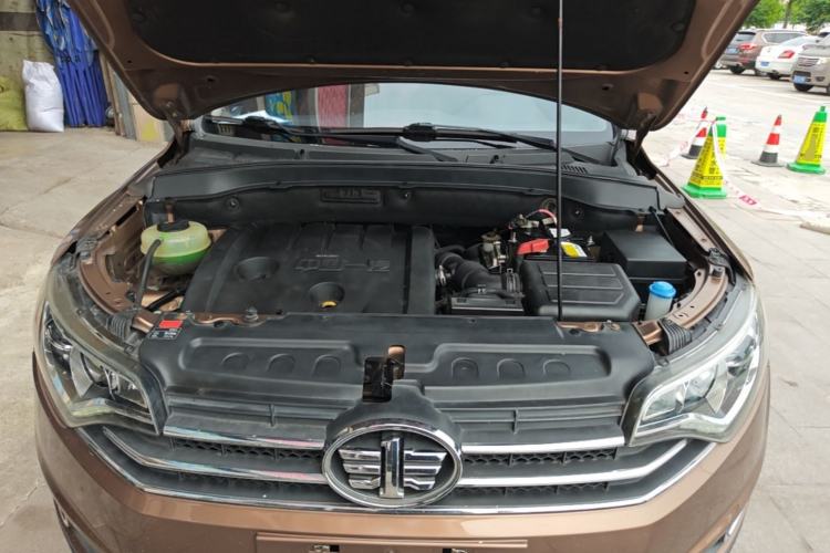 Used FAW Senya R7 2017 1.6L Manual Luxury Model Engine Bay